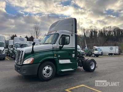 2015 Freightliner Cascadia 125 4x2 S/A Day Cab Truck Tractor