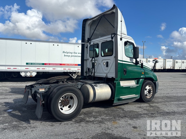 CAMIóN 2017 FREIGHTLINER