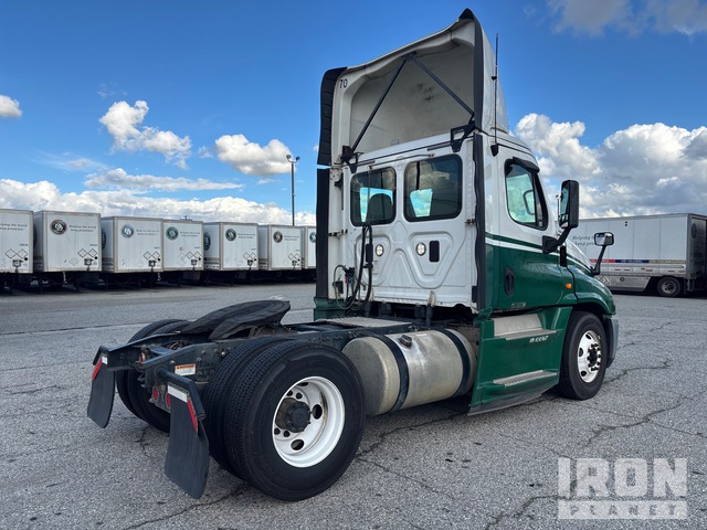 CAMIóN 2017 FREIGHTLINER