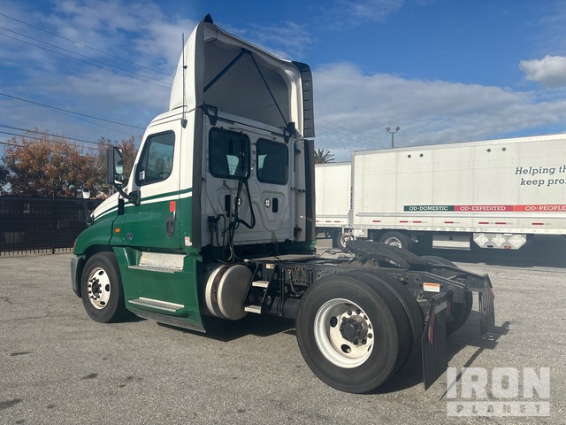 CAMIóN 2017 FREIGHTLINER