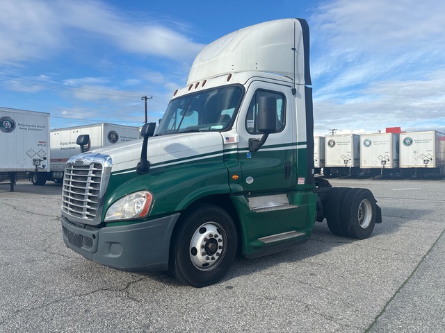 2017 Freightliner Cascadia 125 4x2 S/A Day Cab Truck Tractor
