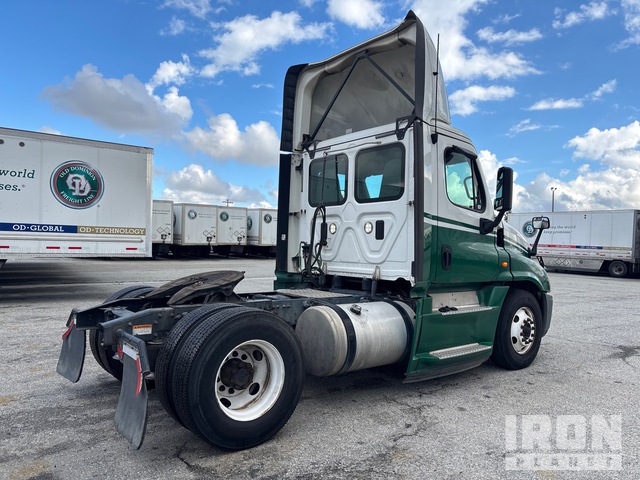 CAMIóN 2016 FREIGHTLINER