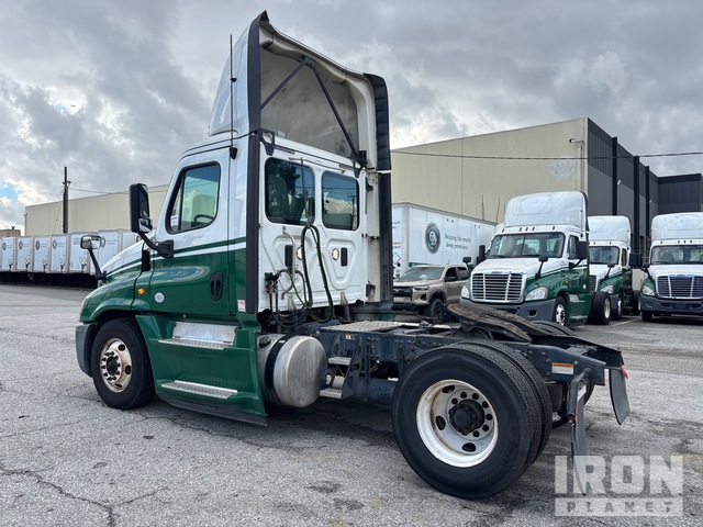CAMIóN 2016 FREIGHTLINER