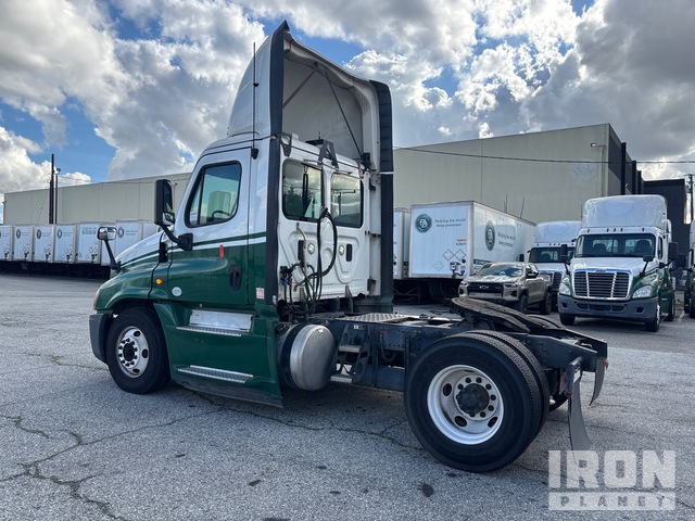 CAMIóN 2016 FREIGHTLINER