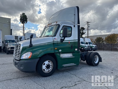 2016 Freightliner Cascadia 125 4x2 S/A Day Cab Truck Tractor