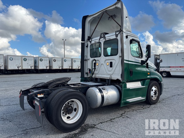 CAMIóN 2016 FREIGHTLINER