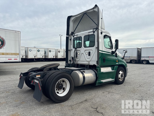 CAMIóN 2016 FREIGHTLINER