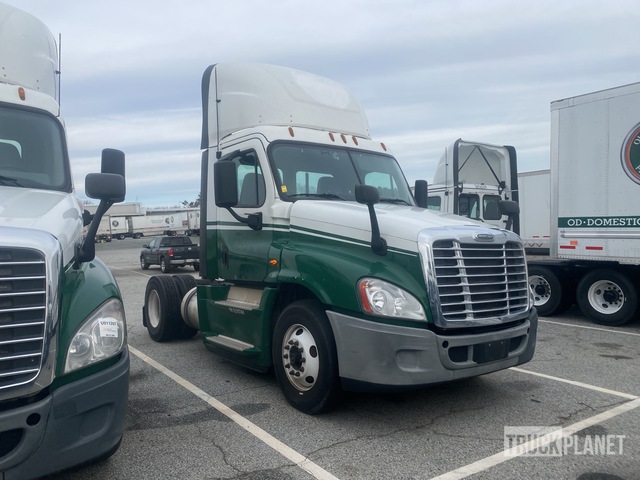 CAMIóN 2016 FREIGHTLINER
