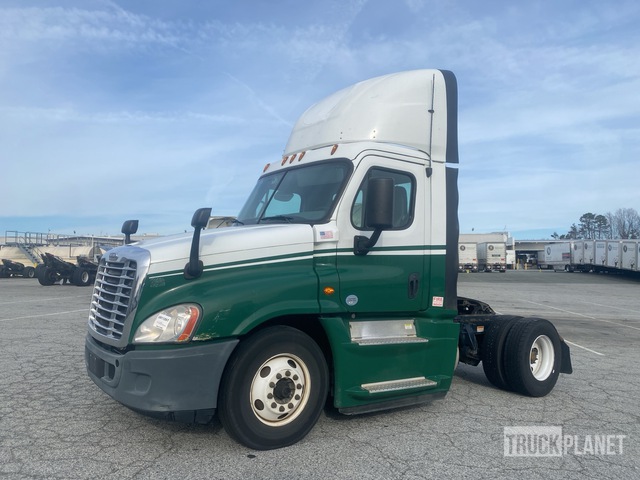 CAMIóN 2016 FREIGHTLINER