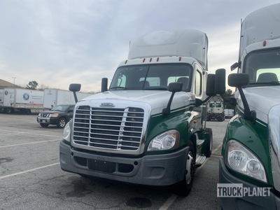 2016 Freightliner Cascadia 125 4x2 S/A Day Cab Truck Tractor