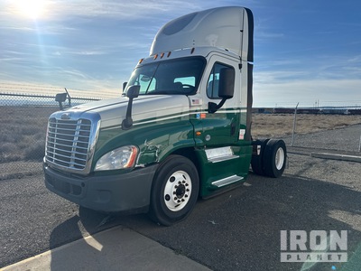 2016 Freightliner Cascadia 125 4x2 S/A Day Cab Truck Tractor