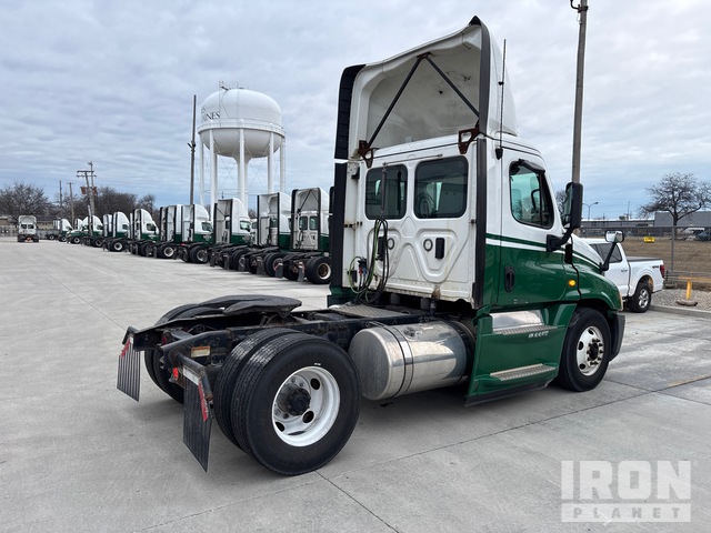 CAMIóN 2017 FREIGHTLINER