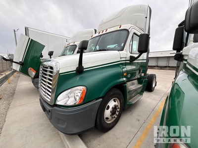 2017 Freightliner CA125 4x2 Ciągnik siodłowy z kabiną dzienną S/A