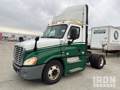 2017 Freightliner CA125 4x2 Ciągnik siodłowy z kabiną dzienną S/A