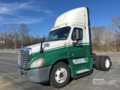 2017 Freightliner Cascadia 125 4x2 S/A Day Cab Truck Tractor