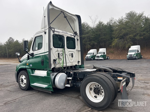 CAMIóN 2017 FREIGHTLINER