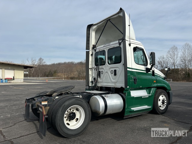 CAMIóN 2017 FREIGHTLINER