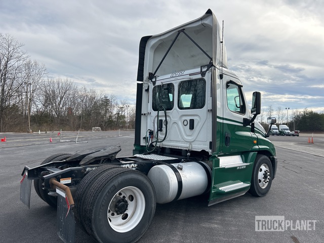 CAMIóN 2017 FREIGHTLINER