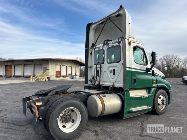 CAMIóN 2016 FREIGHTLINER