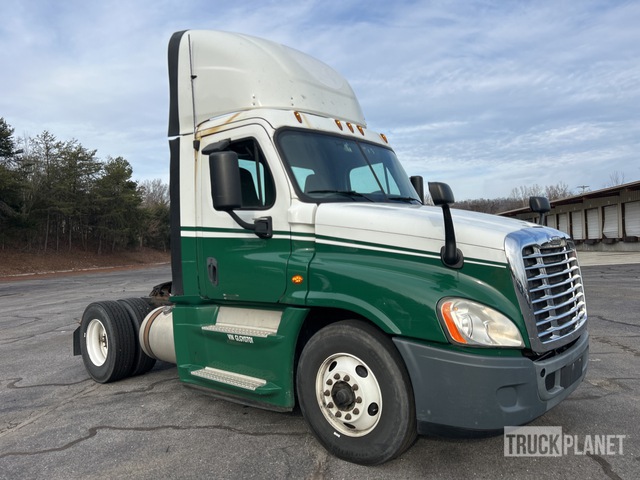 CAMIóN 2016 FREIGHTLINER