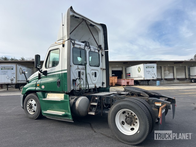 CAMIóN 2016 FREIGHTLINER