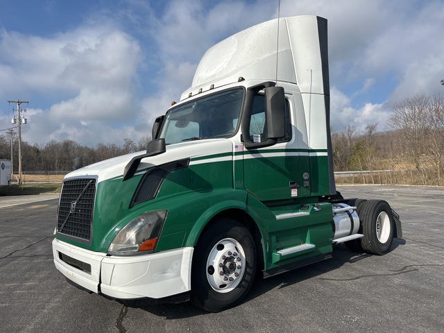 2017 Volvo VNL 4x2 S/A Day Cab Truck Tractor
