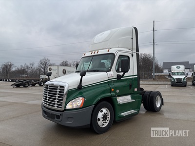 2017 Freightliner Cascadia 125 4x2 S/A Day Cab Truck Tractor