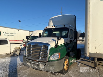 2015 Freightliner Cascadia 125 4x2 S/A Day Cab Truck Tractor