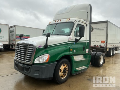 2017 Freightliner CA125 4x2 S/A Day Cab Truck Tractor