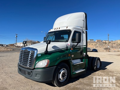 2017 Freightliner Cascadia 4x2 S/A Day Cab Truck Tractor