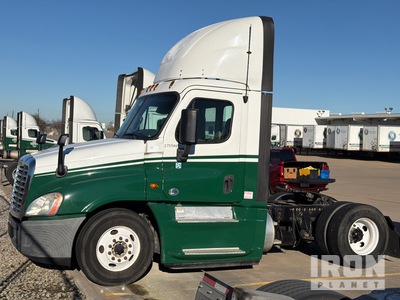 2015 Freightliner PX125042ST 4x2 S/A Day Cab Truck Tractor