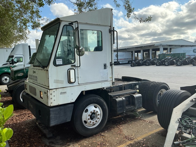 2003 Ottawa 30 4x2 Spotter Truck