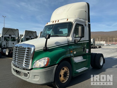 2015 Freightliner Cascadia 125 4x2 S/A Day Cab Truck Tractor