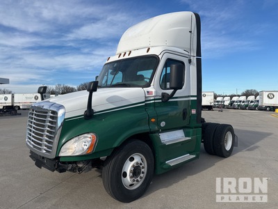 2017 Freightliner CA125 4x2 S/A Dagcabine Trekker