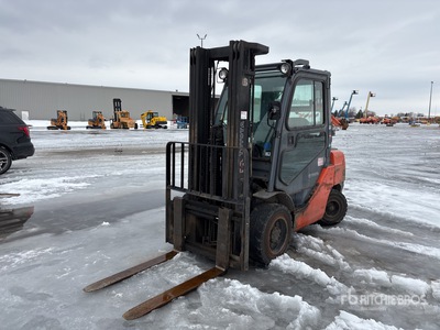 2012 Toyota 8FGU30 5620 lb Pneumatic Tire Forklift