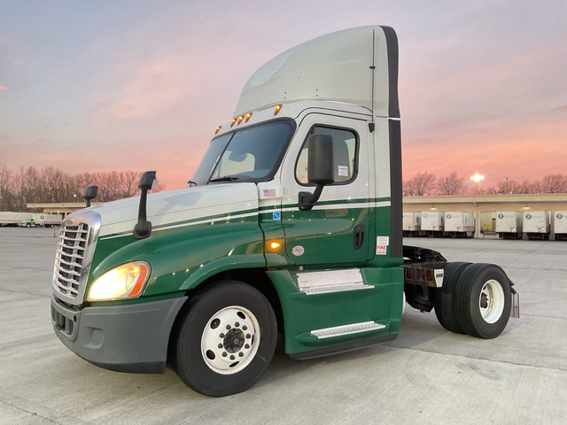 2018 Freightliner Cascadia 125 4x2 S/A Day Cab Truck Tractor