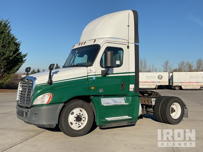 2016 Freightliner Cascadia 125 4x2 Ciągnik siodłowy z kabiną dzienną S/A