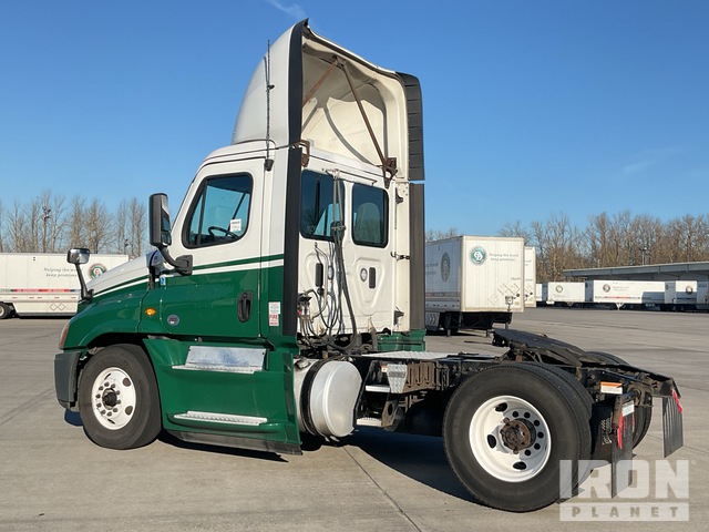 CAMIóN 2016 FREIGHTLINER