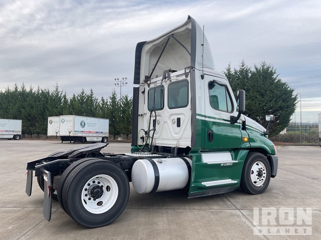 CAMIóN 2016 FREIGHTLINER
