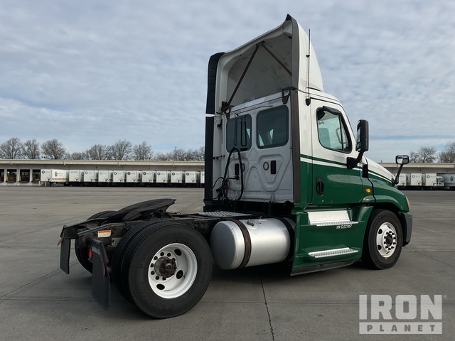 CAMIóN 2016 FREIGHTLINER