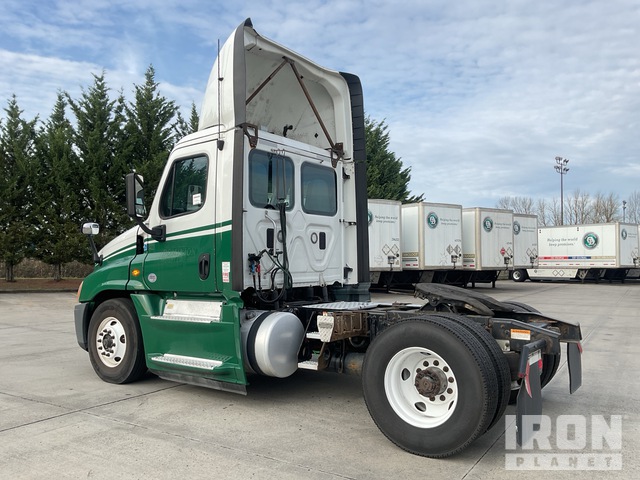 CAMIóN 2016 FREIGHTLINER