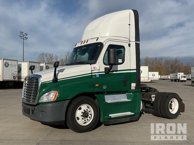 2016 Freightliner Cascadia 4x2 S/A Day Cab Truck Tractor