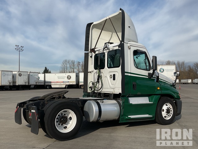 CAMIóN 2016 FREIGHTLINER