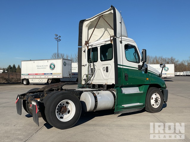 CAMIóN 2016 FREIGHTLINER