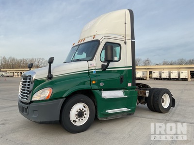 2016 Freightliner CA125DC Ciągnik siodłowy z kabiną dzienną S/A