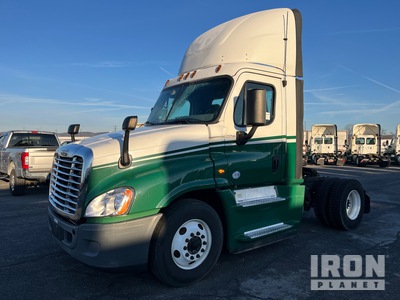 2017 Freightliner Cascadia 125 4x2 Ciągnik siodłowy z kabiną dzienną S/A