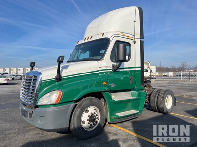 2017 Freightliner Cascadia 125 4x2 S/A Day Cab Truck Tractor