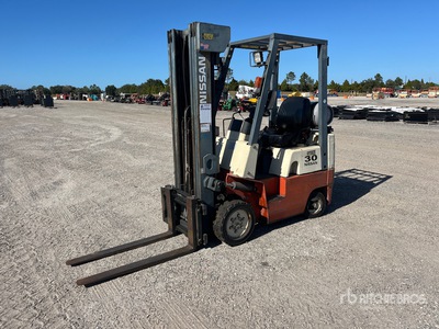 Nissan Cushion Tire Chariot Élévateur