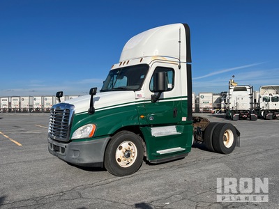 2017 Freightliner Cascadia 125 4x2 S/A Day Cab Truck Tractor