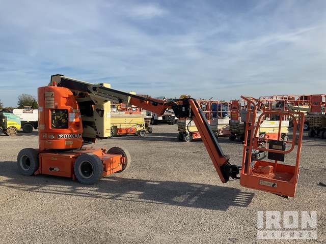 ELEVADOR ARTICULADO 2014 JLG E300AJP